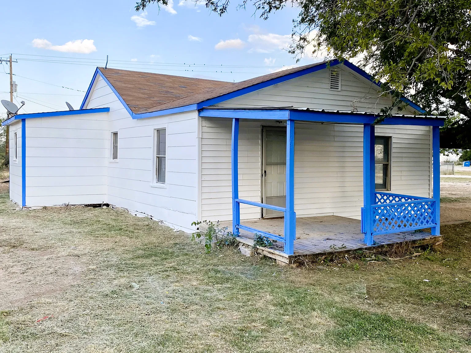 902 Stuart Ave — Photo 4