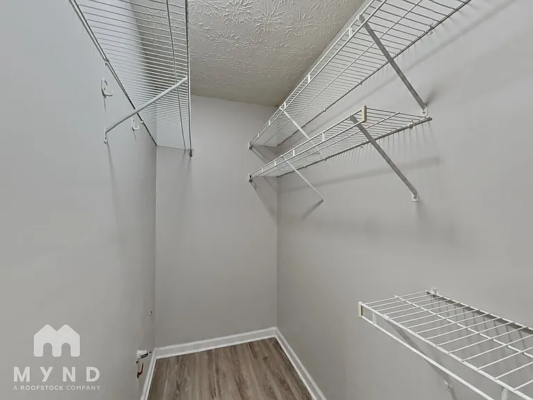 211 Nicki Ct — Photo 16