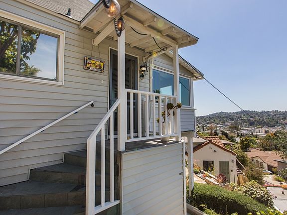 3rd image of 2526 Hyler Ave