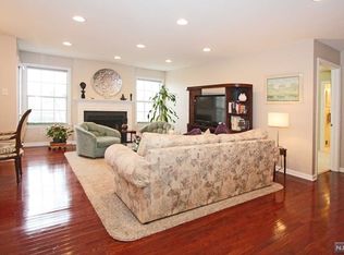 35 Spruce Ct APT 121, Clifton, NJ 07014