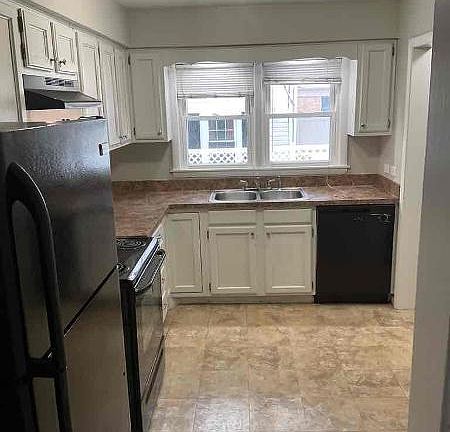 5th image of 235 W Washington St