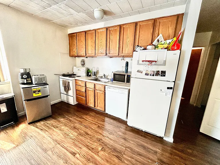 Varsity Management - 515 Walnut — Photo 23