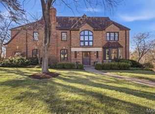 28 Lake Forest Dr, Saint Louis, MO
