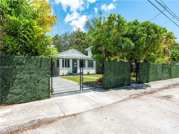 3655 Oak Ave, Miami, FL 33133
