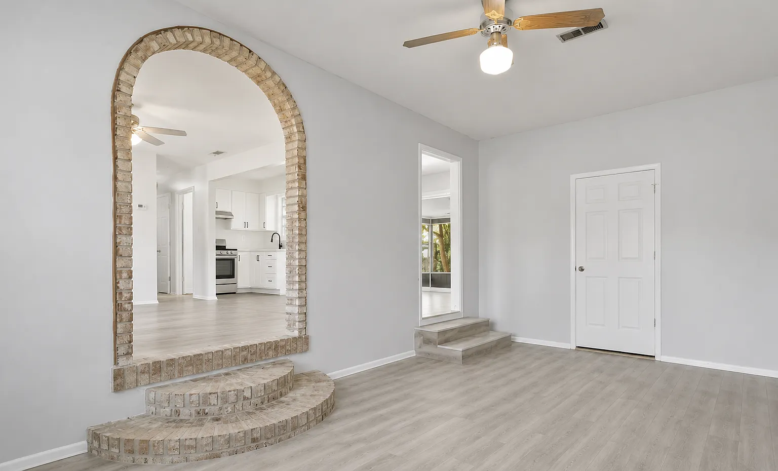 3 bed, 1300 sqft, $1,900 — Photo 3