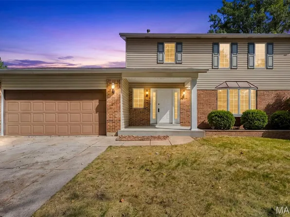 1901 Riverwood Trails Dr, Florissant, MO 63031