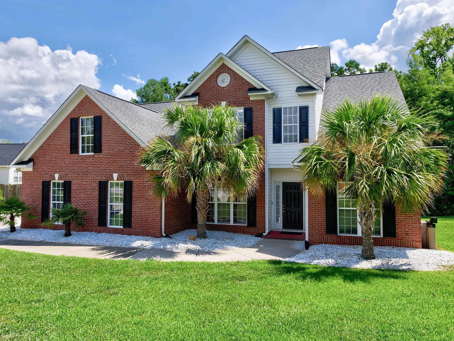 4 bed, 2715 sqft, $2,600 — Photo 2