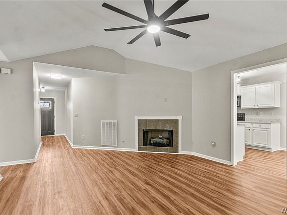 5th image of 5207 Diamond Cir