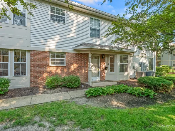 2147 Stirling Ct, Hanover Park, IL 60133