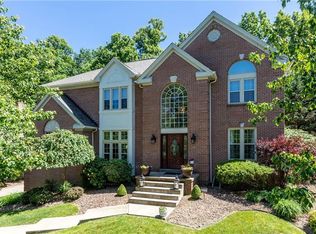 2043 W Grove Dr, Gibsonia, PA 15044