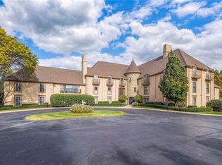 7223 Mission Rd APT 103, Prairie Village, KS 66208