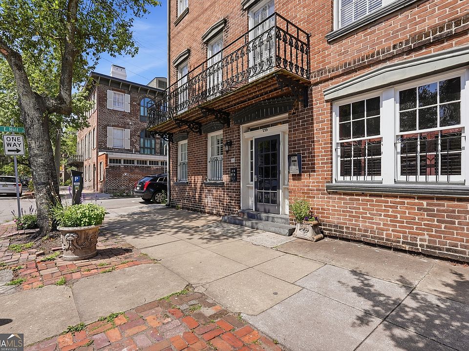 1st image of 219 Abercorn St APT F3