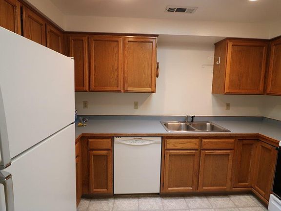 5th image of 356 Glenn St