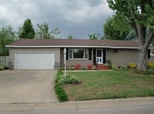 1406 Warde Rd, Charleston, MO 63834