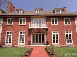 247 Shenstone Rd, Riverside, IL 60546