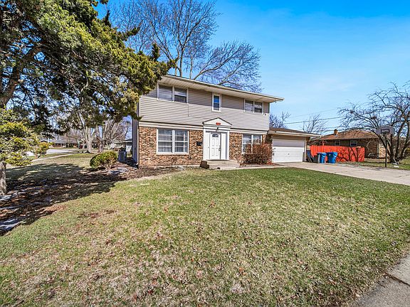 4th image of 1421 Heather Dr