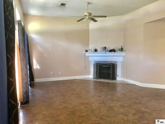 3rd image of 329 Evergreen St