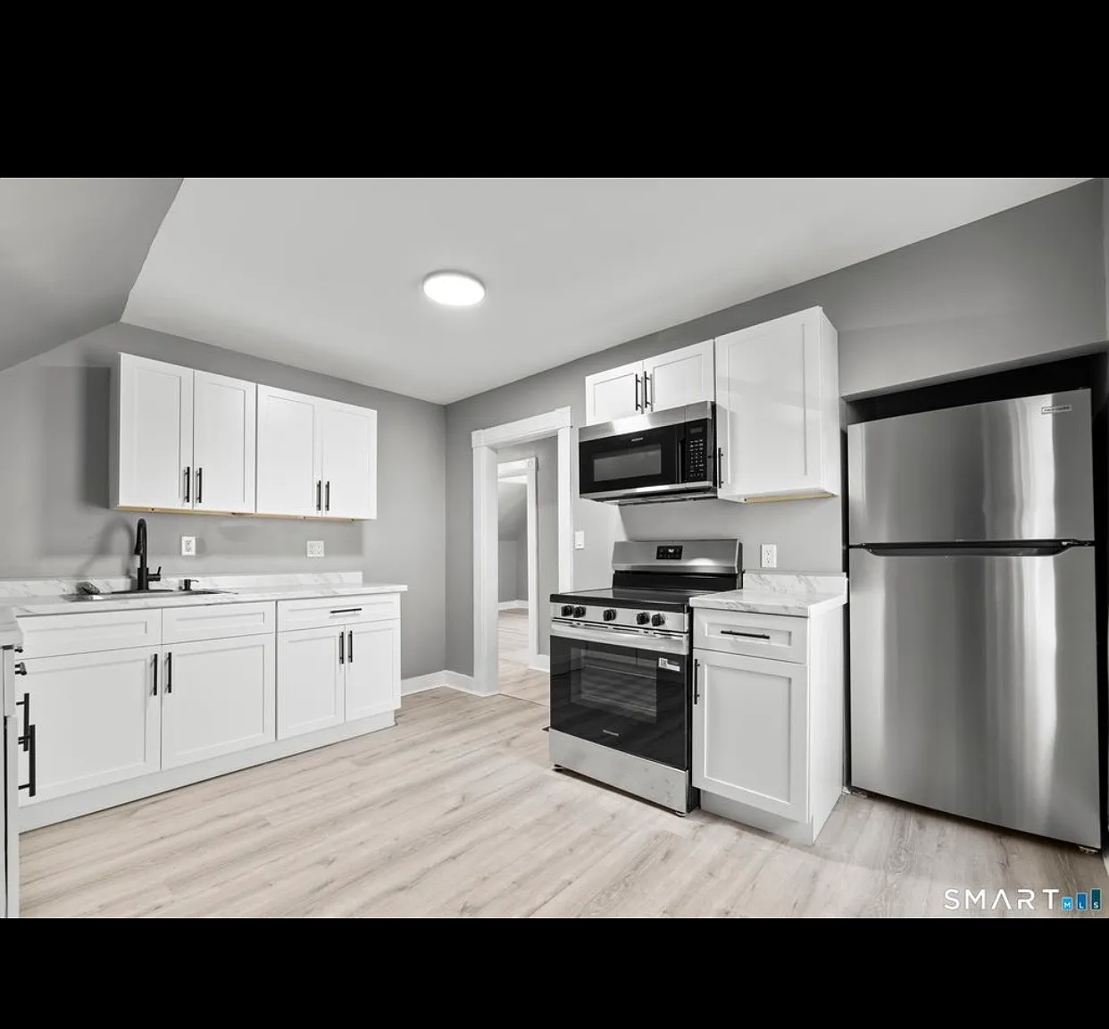 3 bed, 1200 sqft, $1,850 — Photo 2