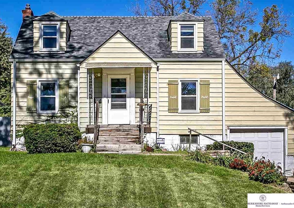 1st image of 4734 Burdette St