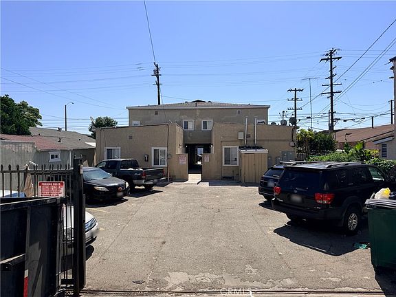 2nd image of 1323 Walnut Ave