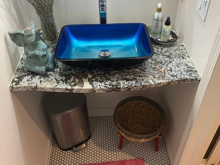 1/2 bath, middle floor.