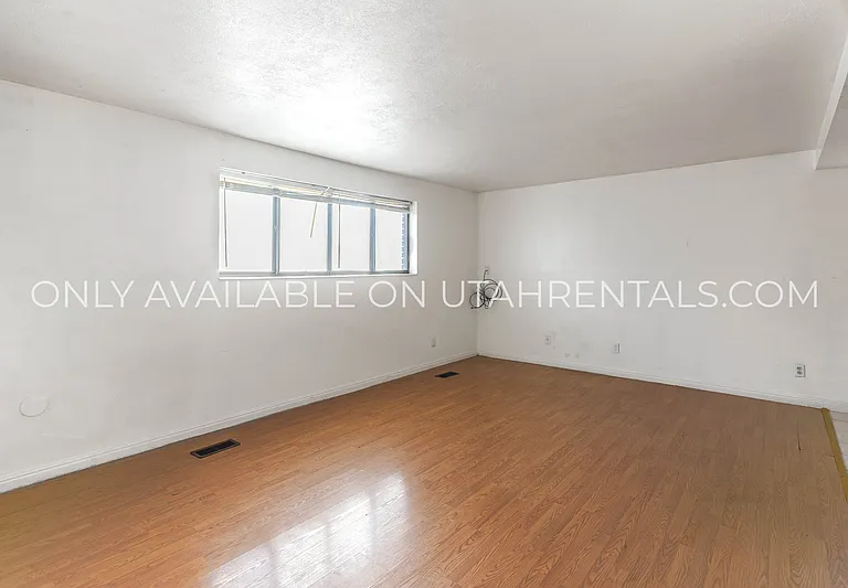 230 W Foxbridge Dr — Photo 5