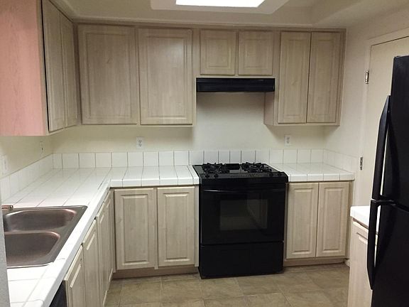 3rd image of 10137 Coffeeberry Ct