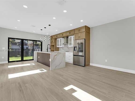 4th image of 1816 NW 49th St