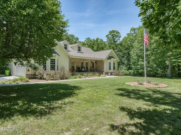 120 Carrie Dr, Crossville, TN 38572