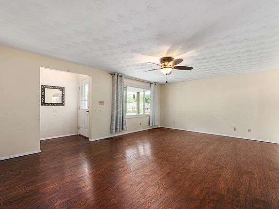 4th image of 8310 S May St