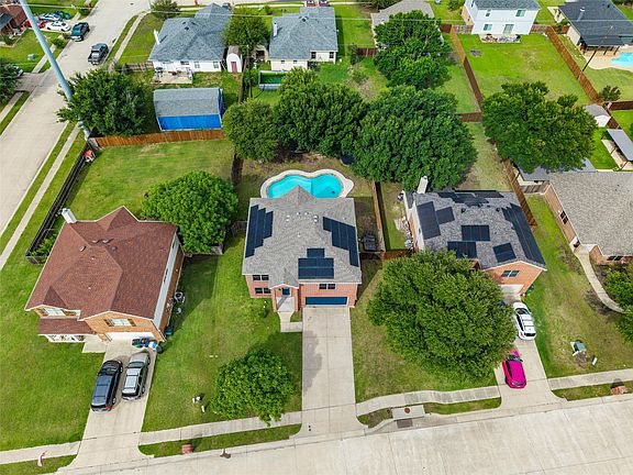 4th image of 105 Vivian Dr