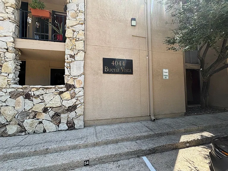 4044 Buena Vista St #111 — Photo 16