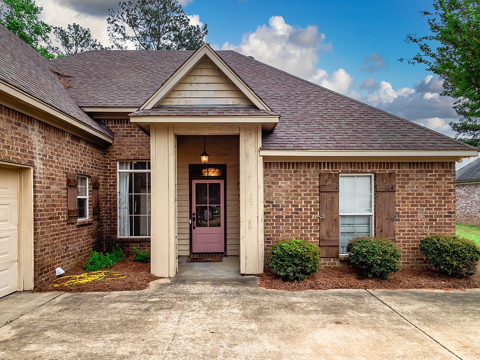 1st image of 110 Cedar Green Dr