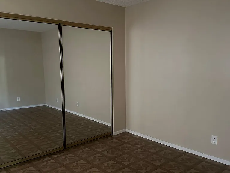 425 N Lamb Blvd #G — Photo 15