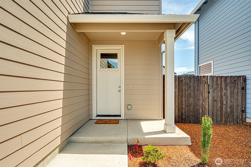 3rd image of 3431 SE 8th Avenue