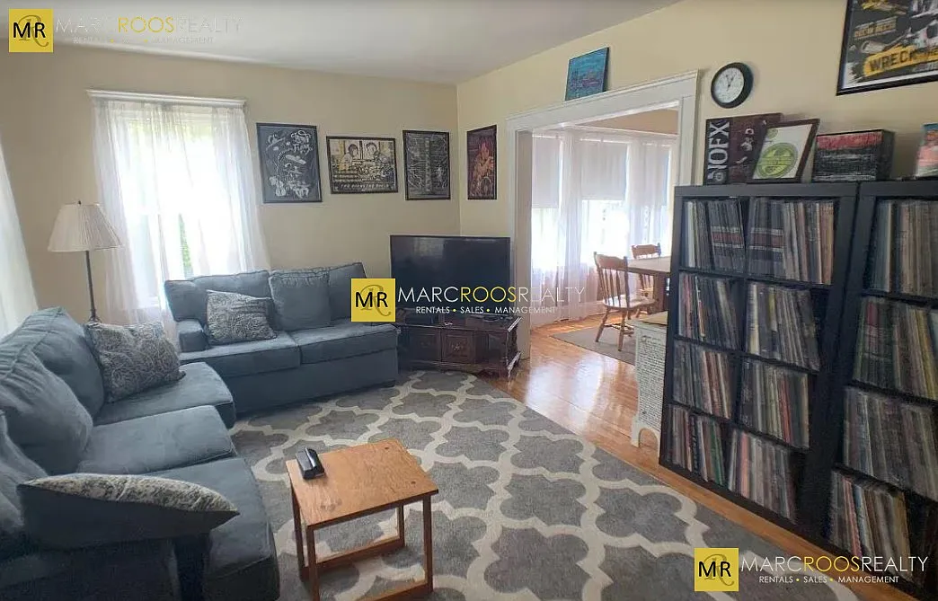 5 bed, 9999 sqft, $7,250 — Photo 1