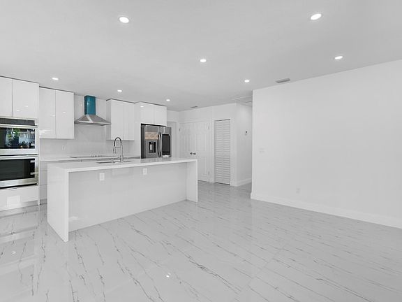 3rd image of 16011 NW 38th Court
