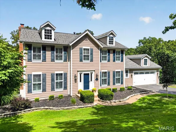 410 Gunnison Gorge Dr, Ballwin, MO 63011