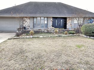 9456 E 39th St, Tulsa, OK 74145