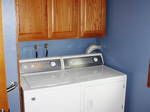 5th image of 1044 Ainsworth St