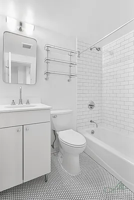 Rented by Mirador Real Estate | media 13