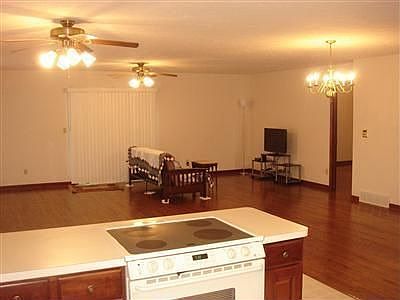 3rd image of 5276 Yellowstone Dr