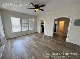 1625 McCullough Ave