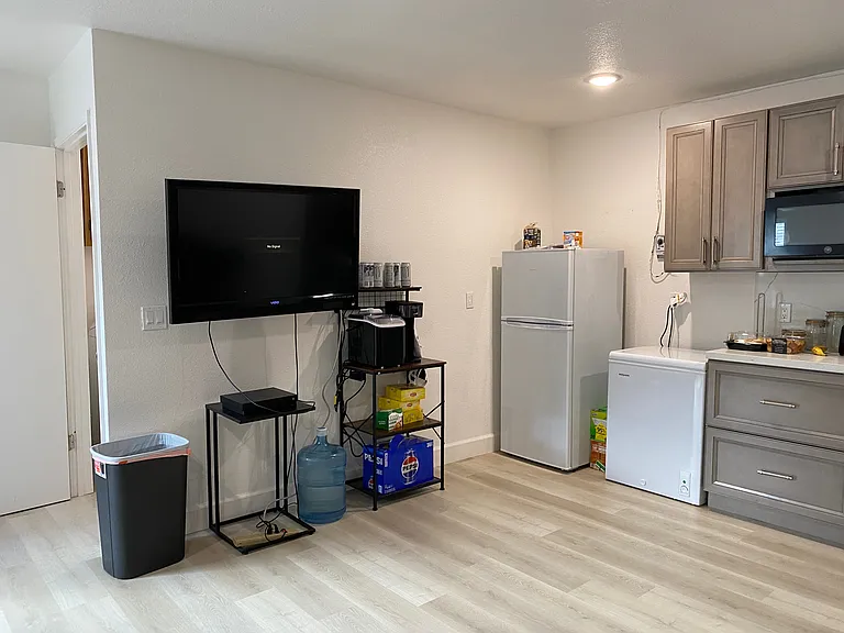 216 Westview Dr — Photo 31