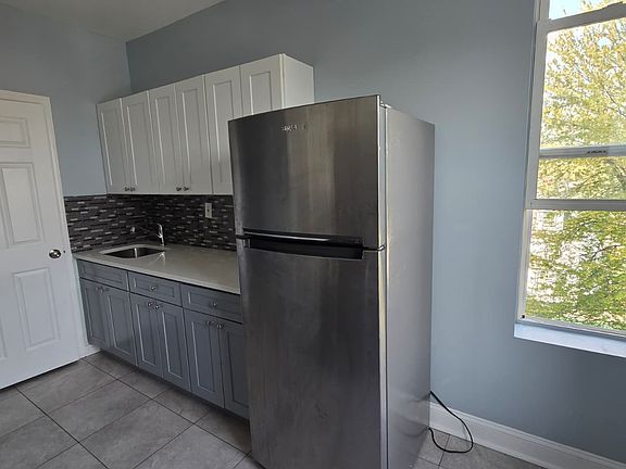 4th image of 6 N 21st St APT 46