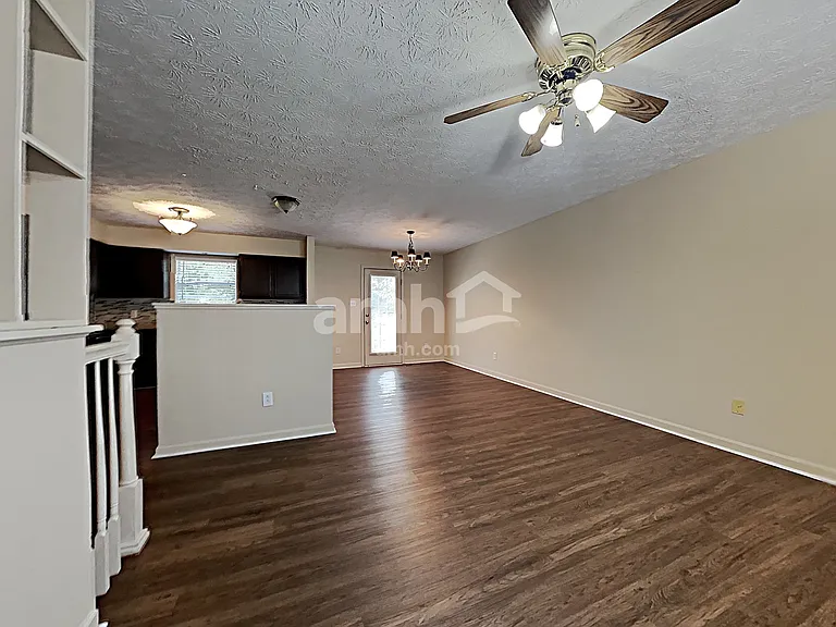 4543 Twin Pines Dr — Photo 5