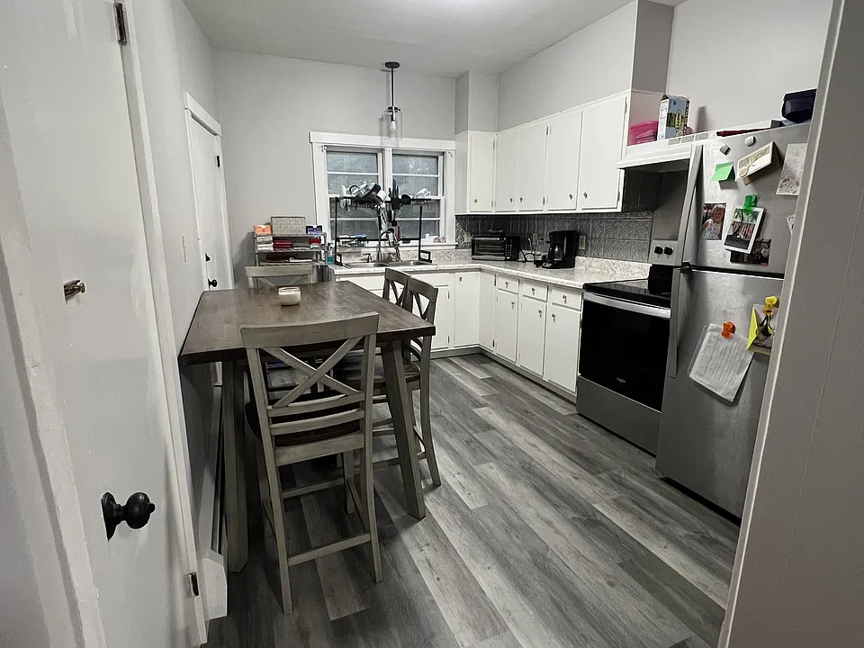 28 Forest St #28