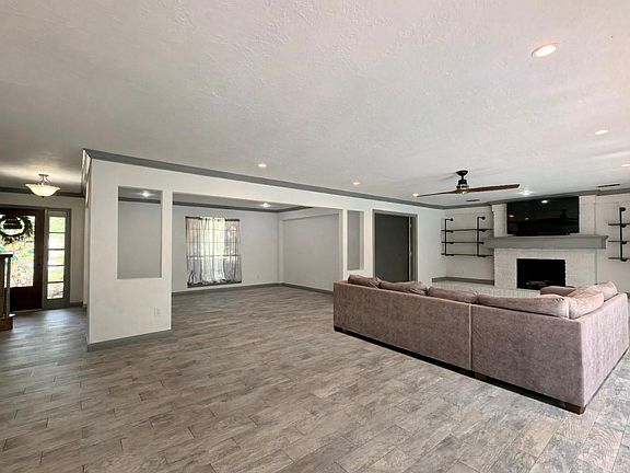 2nd image of 6511 Elmgrove Rd
