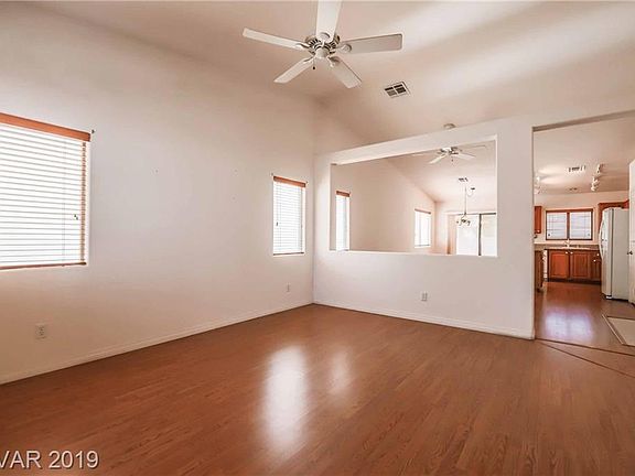 4th image of 8123 Chestnut Glen Ave