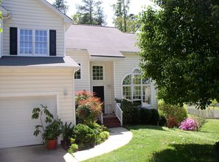 501 S Coalport Dr, Apex, NC 27502